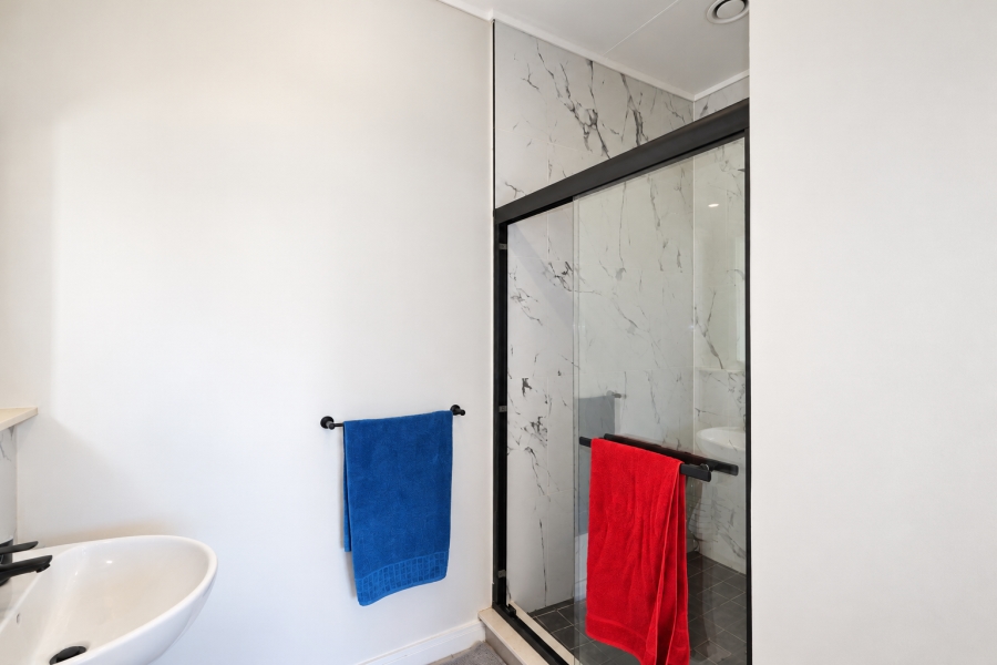 To Let 2 Bedroom Property for Rent in Sandown Western Cape